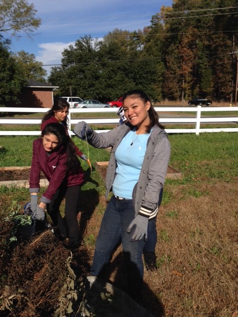 Circle De Luz & Sow Much Good Volunteer Day